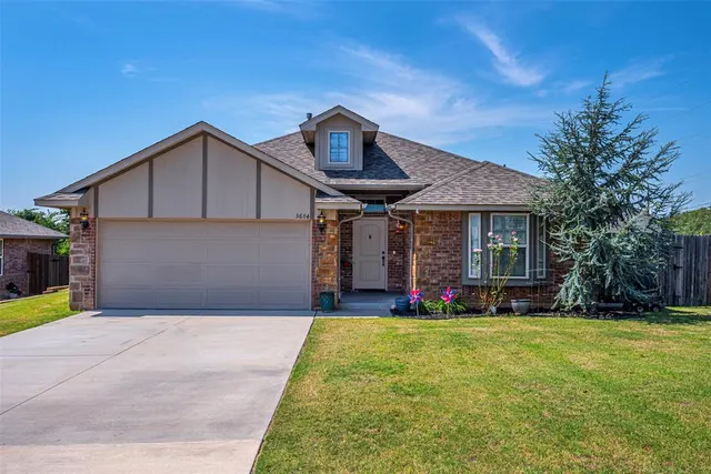 Front exterior — 3604 Glendale Drive, Norman, OK 73072