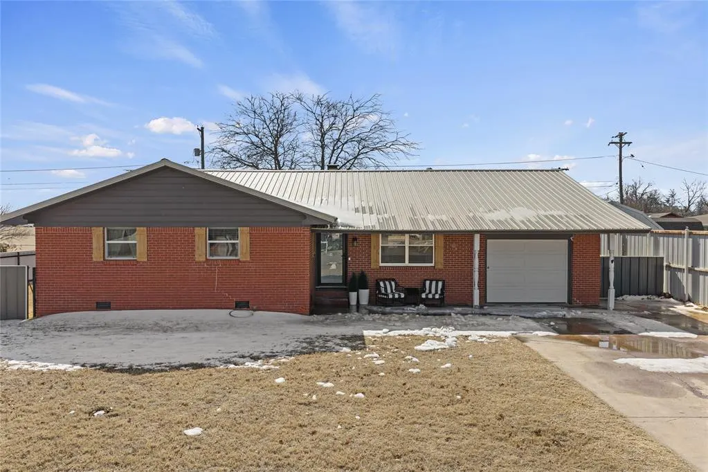 Photo 32 — 521 E Florida Avenue, Waurika, OK 73573