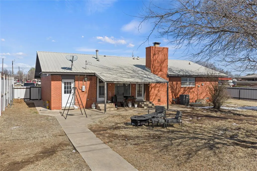 Photo 35 — 521 E Florida Avenue, Waurika, OK 73573