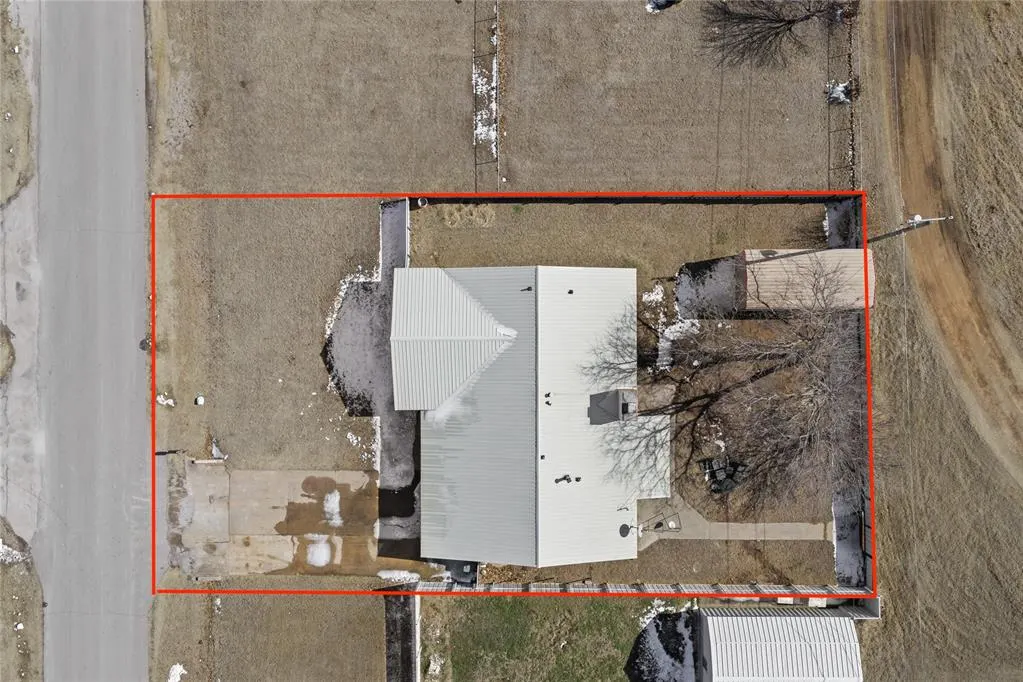 Photo 38 — 521 E Florida Avenue, Waurika, OK 73573