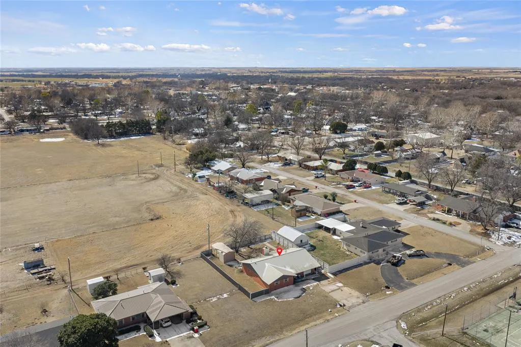 Photo 39 — 521 E Florida Avenue, Waurika, OK 73573