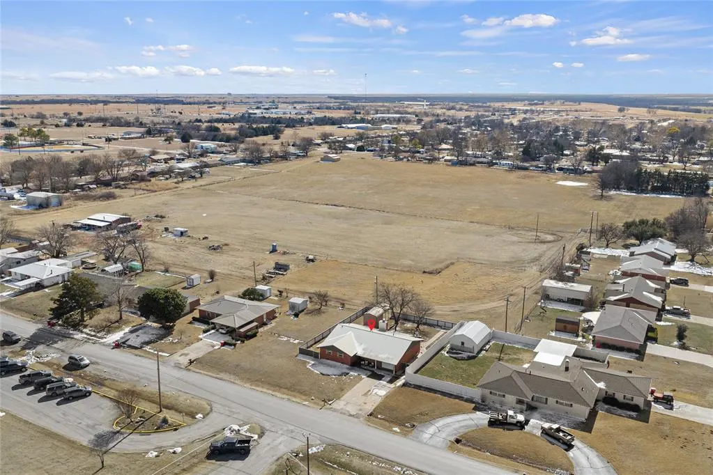 Photo 41 — 521 E Florida Avenue, Waurika, OK 73573