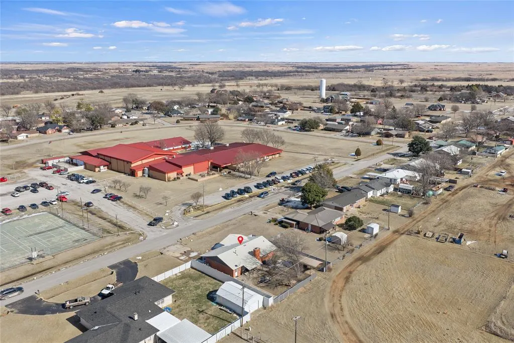 Photo 42 — 521 E Florida Avenue, Waurika, OK 73573