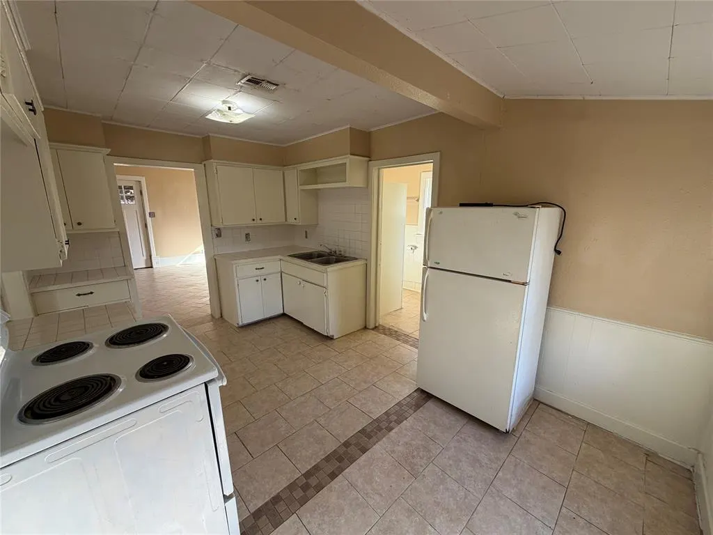 Photo 4 — 604 N Tucker Avenue, Shawnee, OK 74801