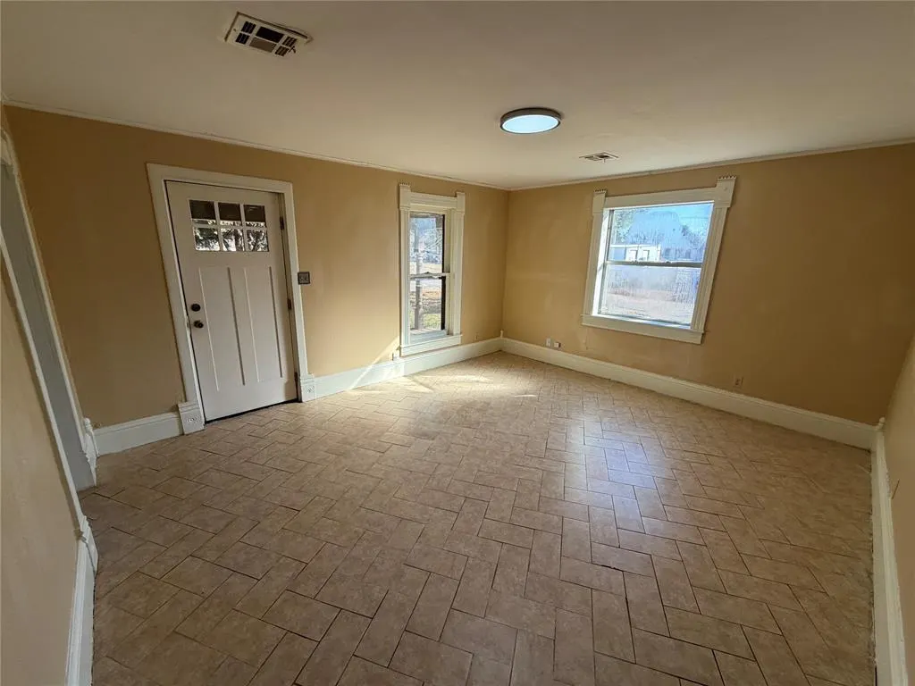 Photo 8 — 604 N Tucker Avenue, Shawnee, OK 74801