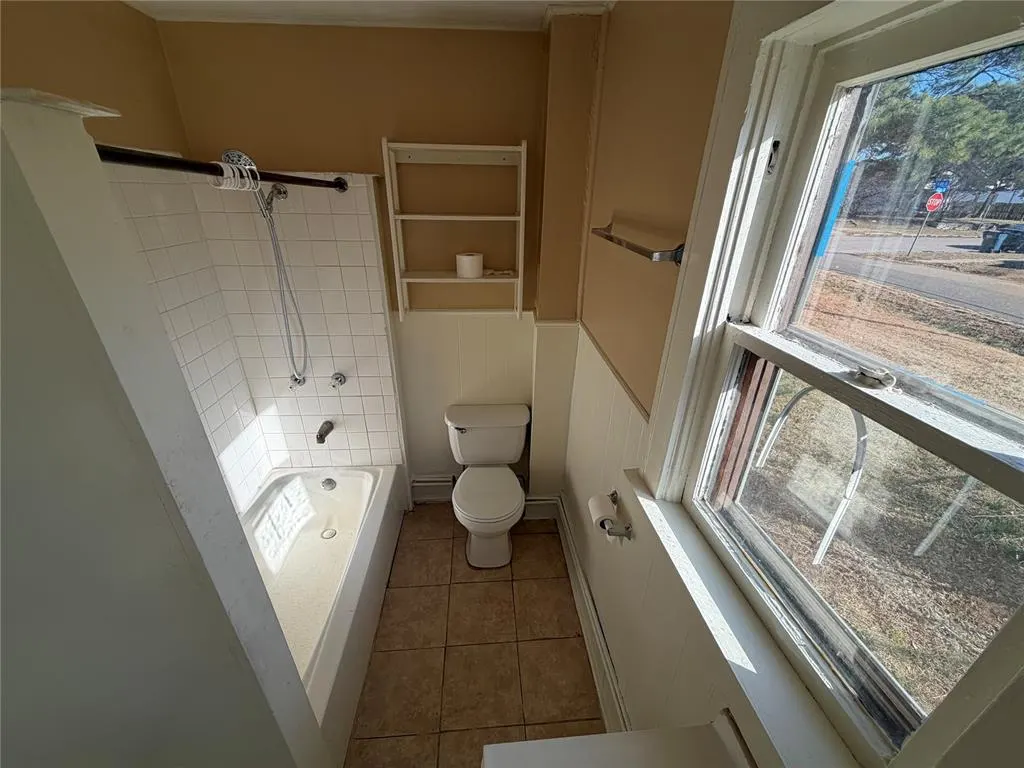 Photo 12 — 604 N Tucker Avenue, Shawnee, OK 74801