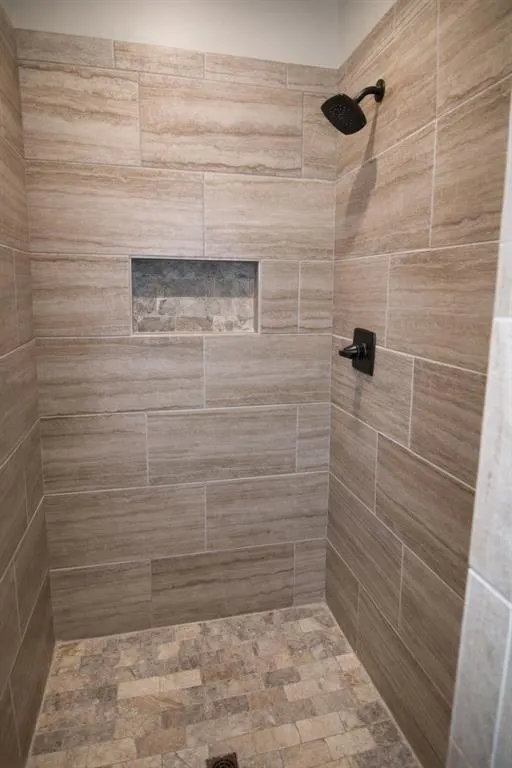Photo 16 — 701 S Cimarron Road, Yukon, OK 73099