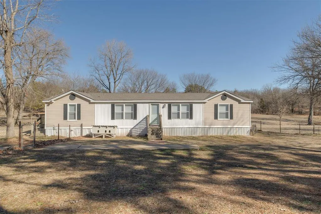 Front exterior — 1617 142nd Avenue, Norman, OK 73026