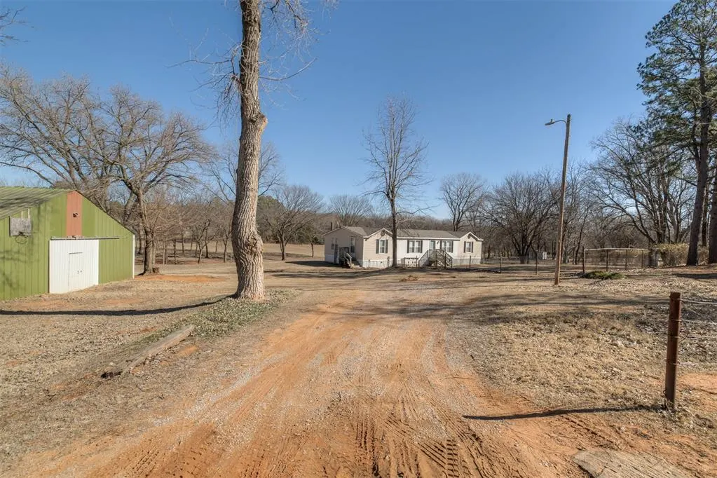 Photo 4 — 1617 142nd Avenue, Norman, OK 73026