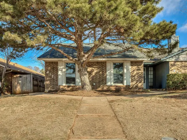 Front exterior — 817 NW 137th Street, Edmond, OK 73013