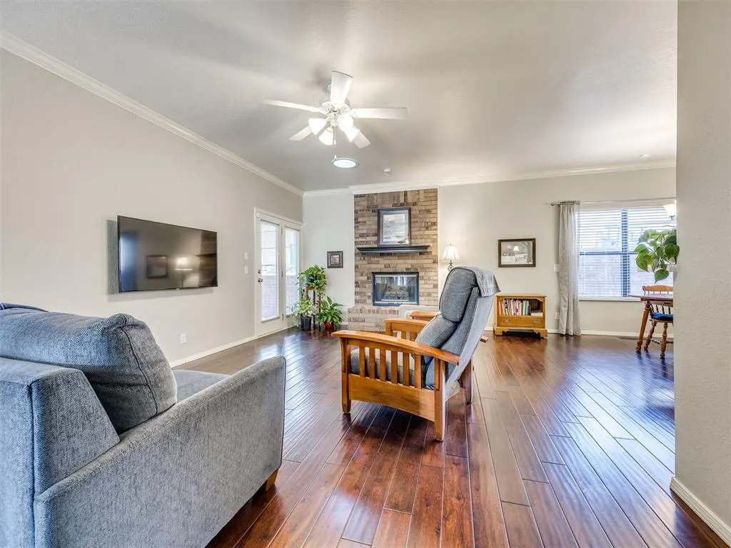 Photo 8 — 117 Woodbridge Circle, Edmond, OK 73012