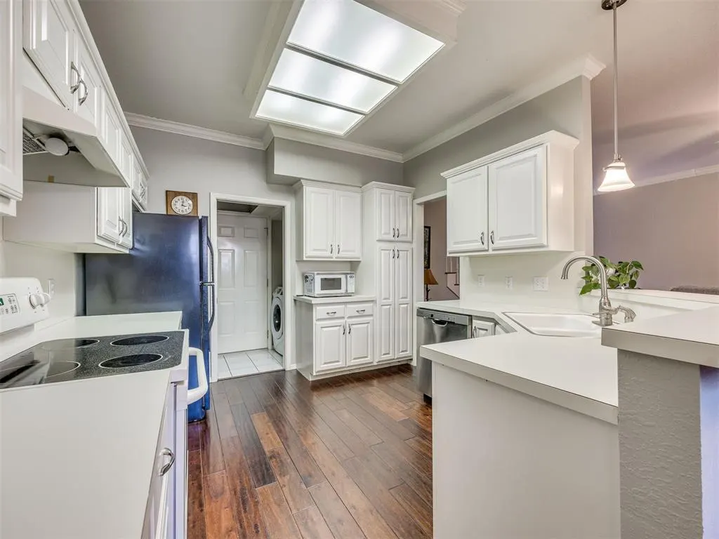Photo 10 — 117 Woodbridge Circle, Edmond, OK 73012