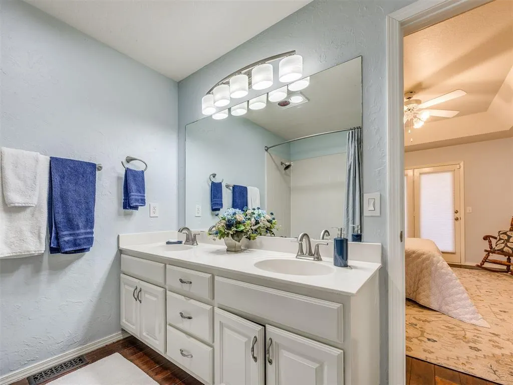 Photo 18 — 117 Woodbridge Circle, Edmond, OK 73012