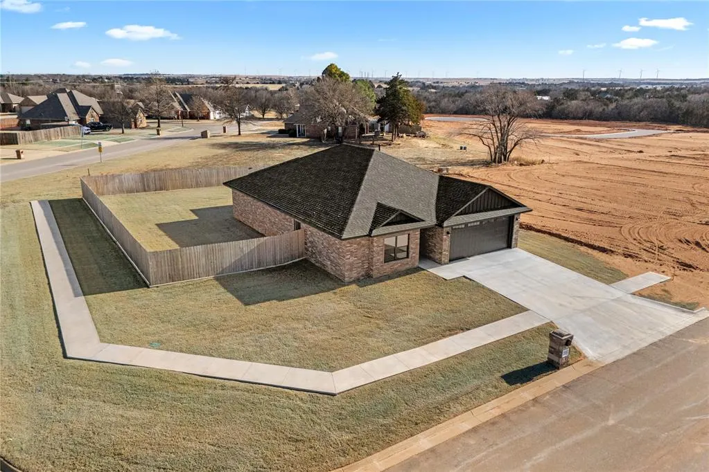 Photo 2 — 2110 Valley View Road, Weatherford, OK 73096