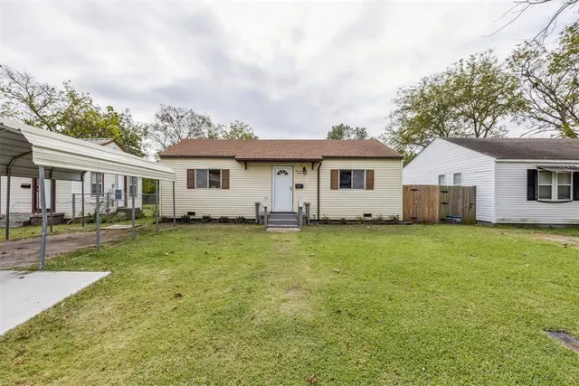 Photo 2 — 1412 8th Avenue NW, Ardmore, OK 73401
