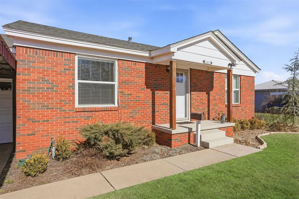 Photo 5 — 101 Memorial Drive, Mangum, OK 73554