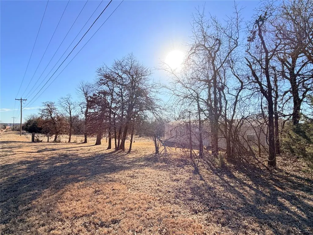 Photo 2 — 12100 Bart Drive, Guthrie, OK 73044