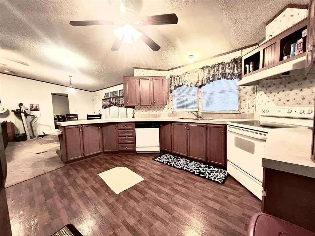 Photo 13 — 12100 Bart Drive, Guthrie, OK 73044