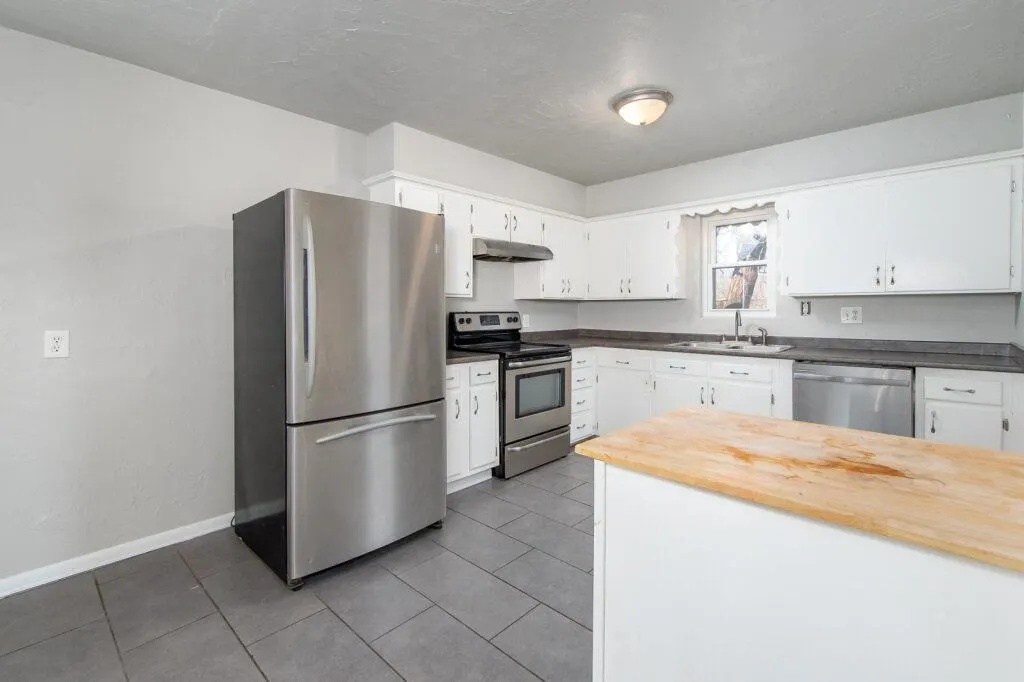 Photo 2 — 2125 Andover Court, Oklahoma City, OK 73120