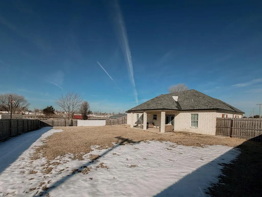 Photo 24 — 221 Spruce Street, Hinton, OK 73047