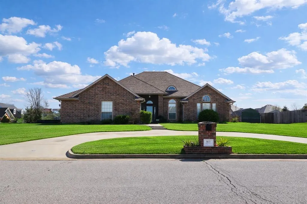 Photo 2 — 1611 Lady Lane Street, Shawnee, OK 74804