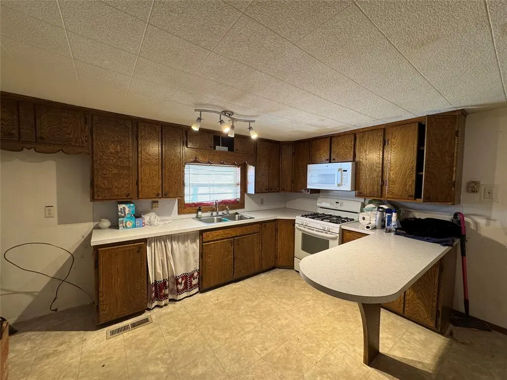 Photo 9 — 928 Van Drive, Seminole, OK 74868