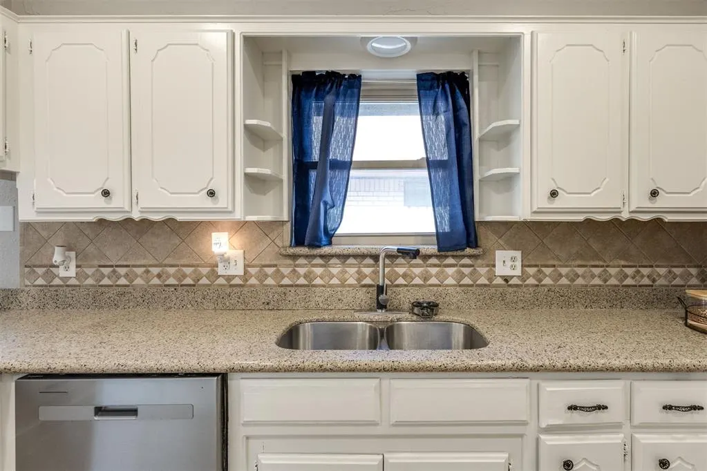 Photo 18 — 6013 Greenview Drive, Oklahoma City, OK 73135