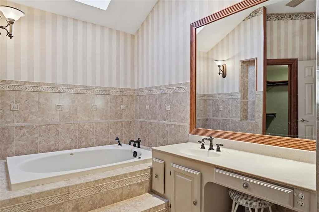 Photo 23 — 3114 Sooner Lake Circle, Moore, OK 73165