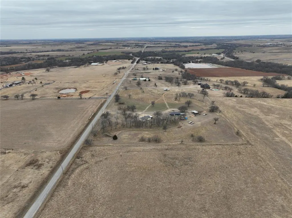 Photo 2 — County Street 2840, Amber, OK 73004