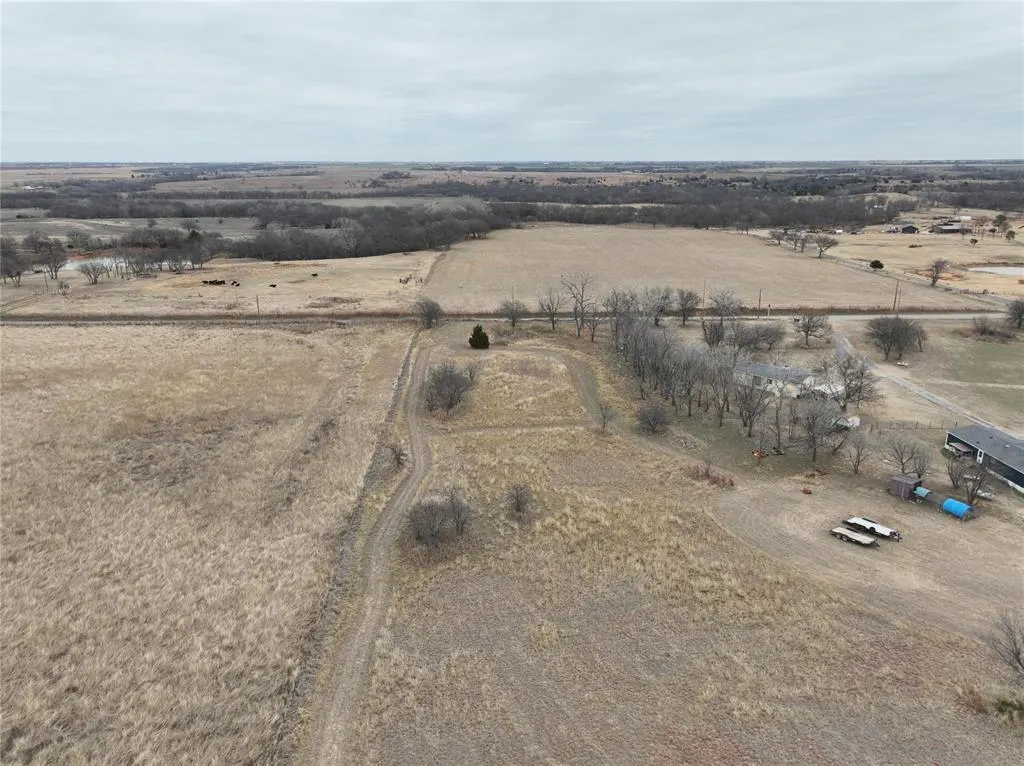 Photo 5 — County Street 2840, Amber, OK 73004