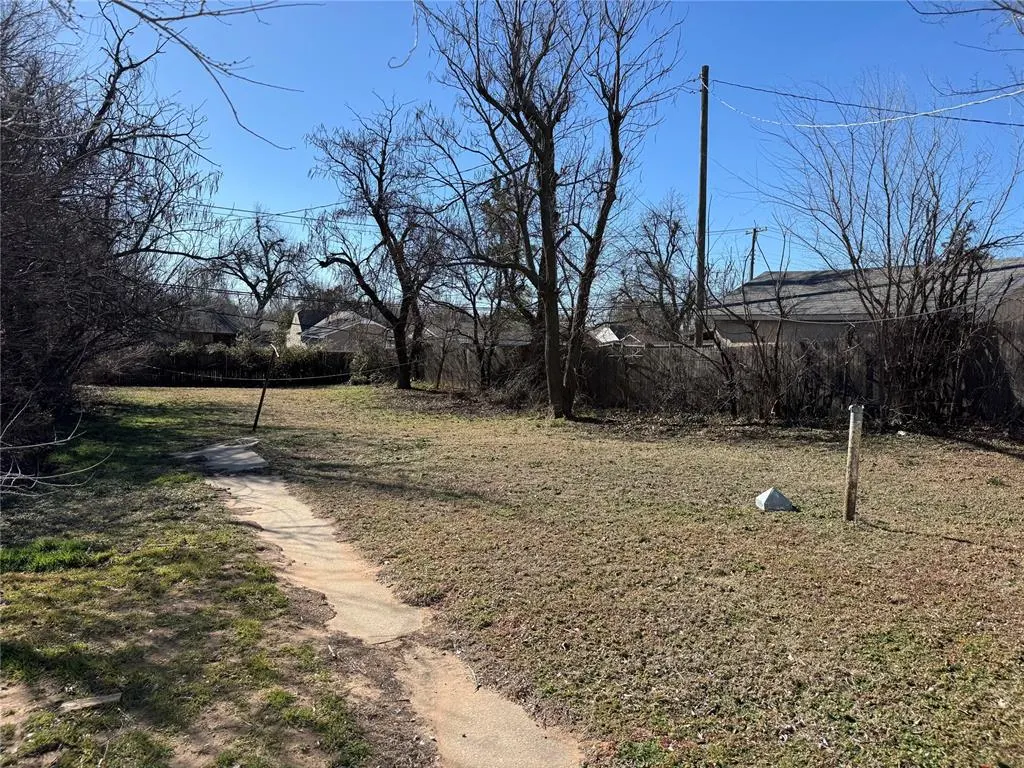 Photo 11 — 6812 NW 37th Avenue, Bethany, OK 73008
