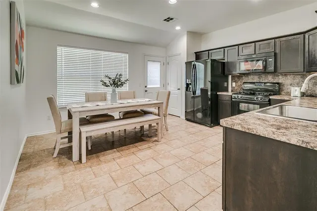 Photo 5 — 8509 SW 49th Circle, Oklahoma City, OK 73179