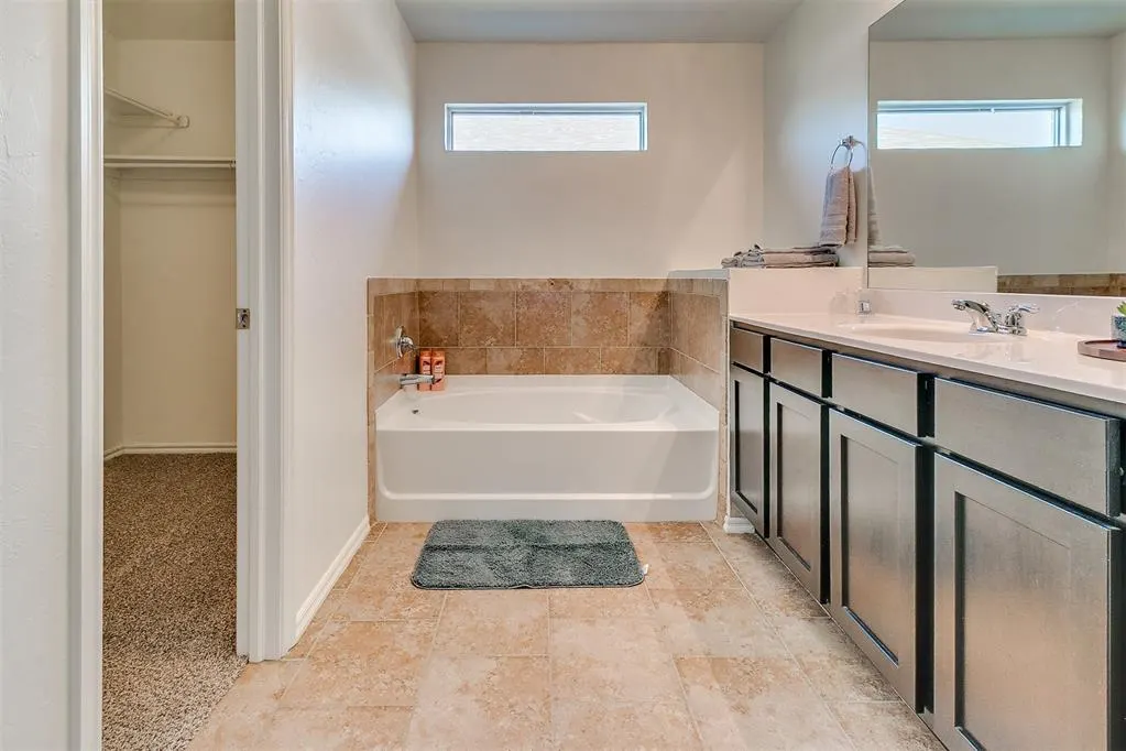 Photo 12 — 8509 SW 49th Circle, Oklahoma City, OK 73179
