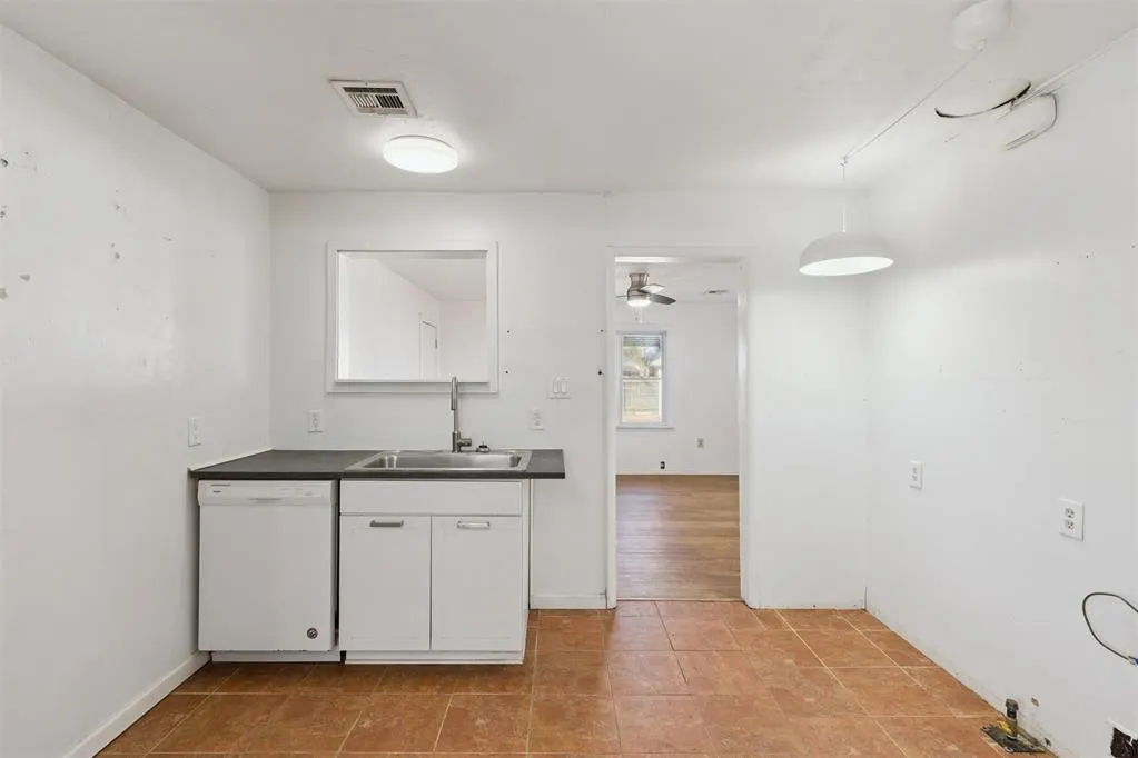 Photo 9 — 4505 N Wheeler Avenue, Bethany, OK 73008