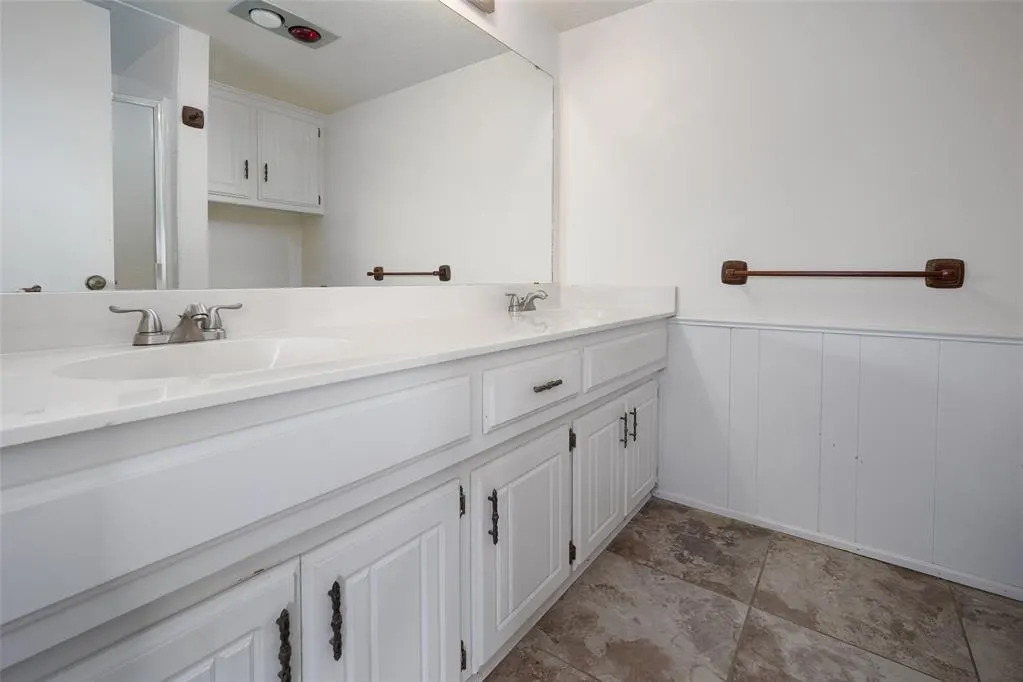 Photo 17 — 10503 White Oak Canyon Road, Oklahoma City, OK 73162