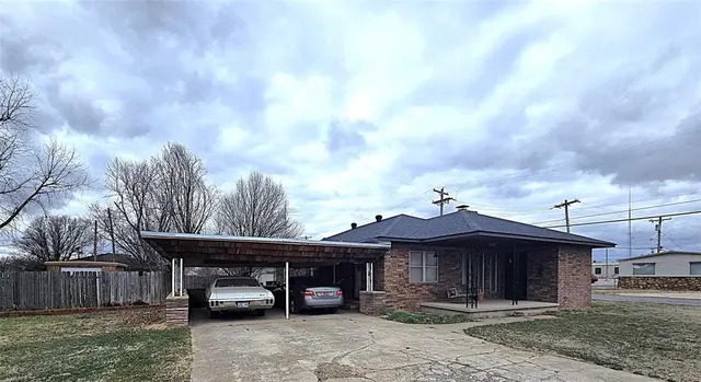 Front exterior — 419 N Harmon Avenue, Watonga, OK 73772