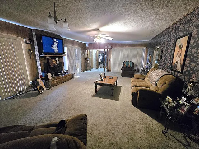 Photo 3 — 419 N Harmon Avenue, Watonga, OK 73772