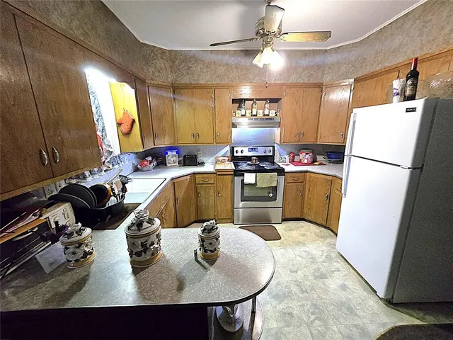 Photo 5 — 419 N Harmon Avenue, Watonga, OK 73772