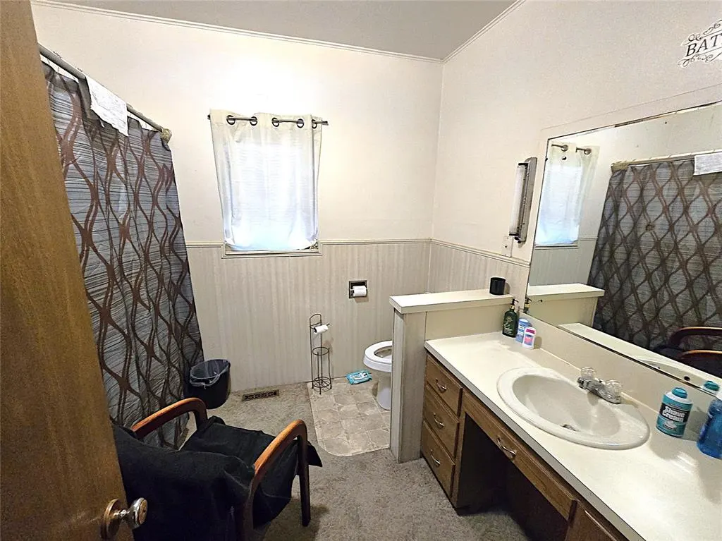 Photo 12 — 419 N Harmon Avenue, Watonga, OK 73772
