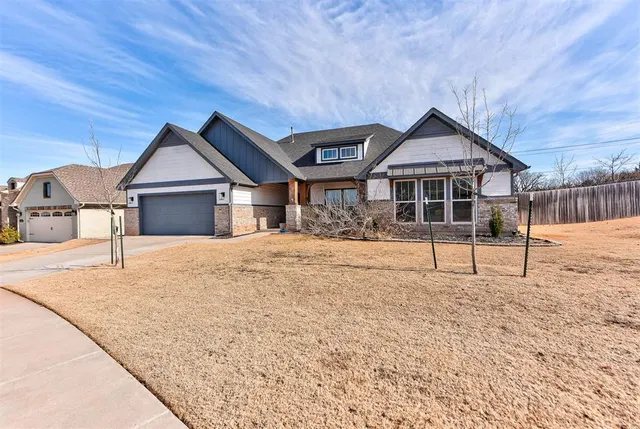Front exterior — 3905 Bandera Trail, Norman, OK 73069