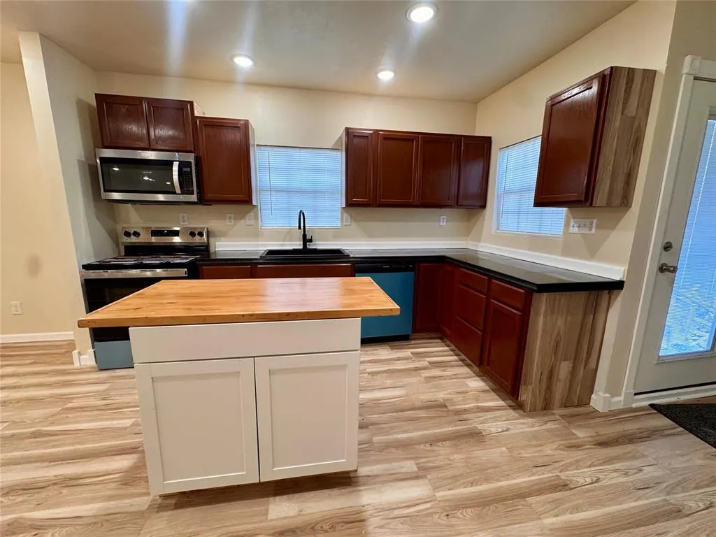 Photo 19 — 219 W Seminole Avenue, Seminole, OK 74868