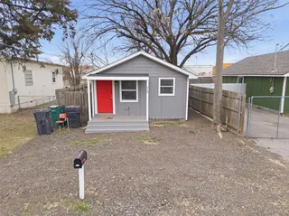 Sold home at 713 SE 10th Street