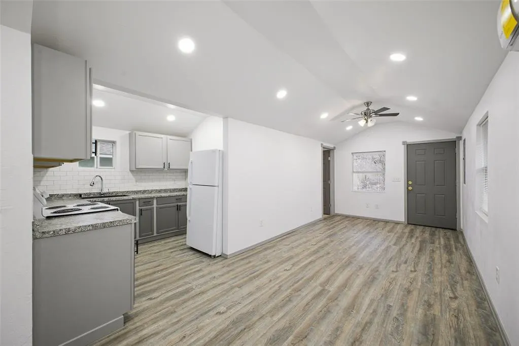 Photo 5 — 713 SE 10th Street, Oklahoma City, OK 73129