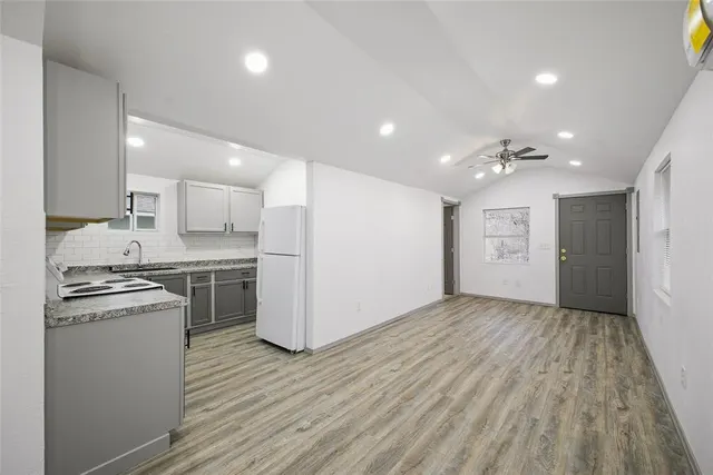 Photo 5 — 713 SE 10th Street, Oklahoma City, OK 73129