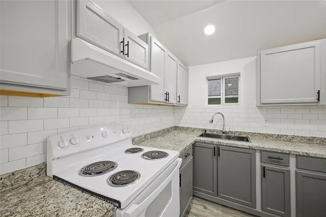 Photo 7 — 713 SE 10th Street, Oklahoma City, OK 73129