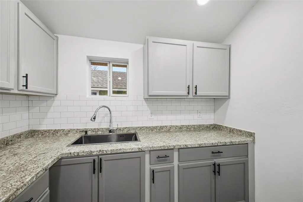 Photo 8 — 713 SE 10th Street, Oklahoma City, OK 73129