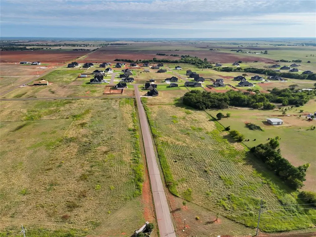 Photo 2 — 11380 Landing Strip Lane, Guthrie, OK 73044