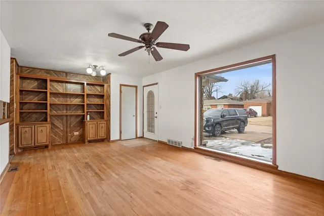 Photo 4 — 711 Cinmac Street, Lindsay, OK 73052