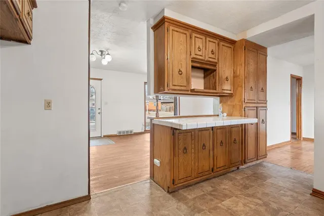 Photo 6 — 711 Cinmac Street, Lindsay, OK 73052