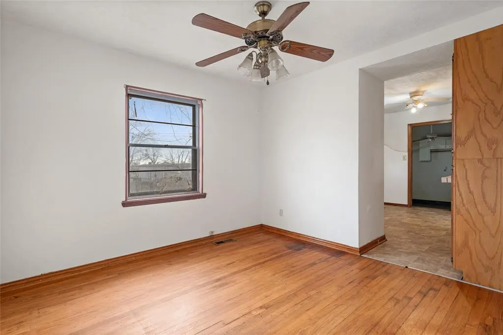 Photo 10 — 711 Cinmac Street, Lindsay, OK 73052